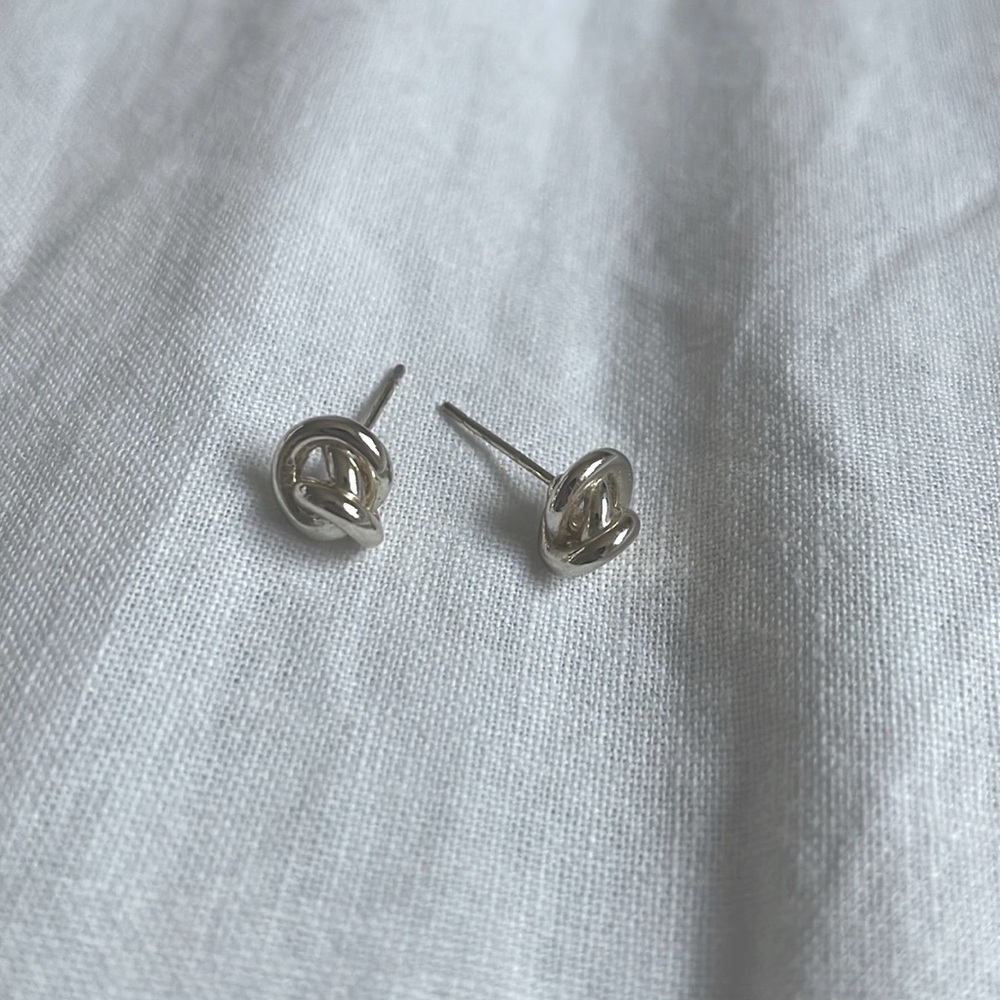 Kendra Scott Presleigh stud earrings